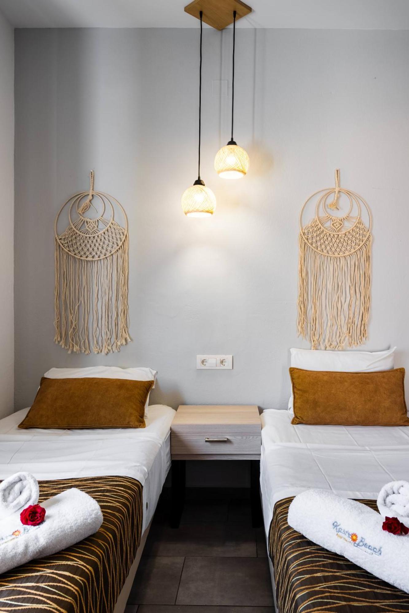 Kastro Beach Apartments มาเลีย ภายนอก รูปภาพ