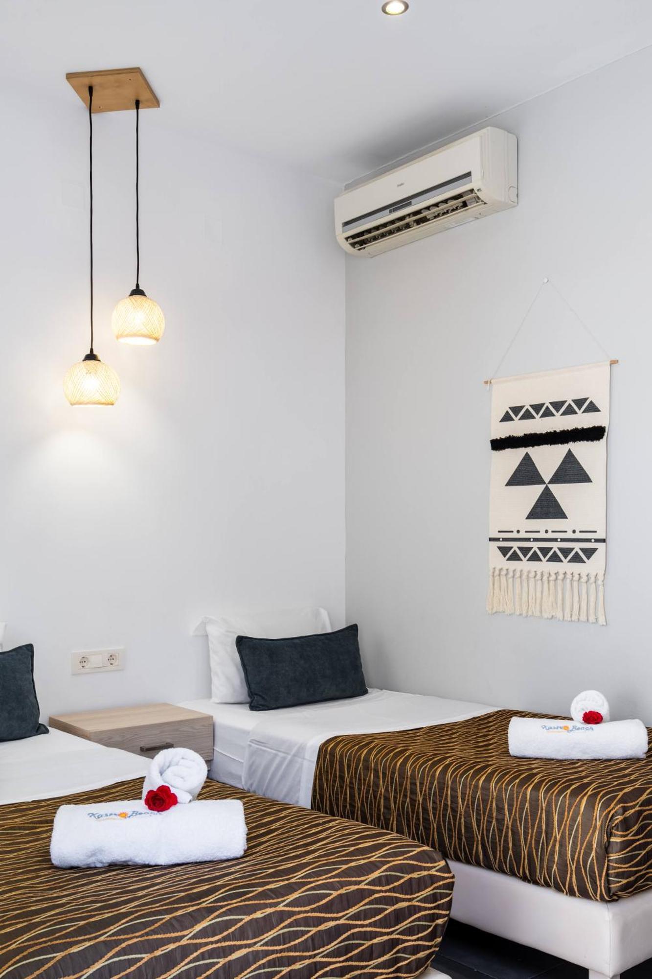 Kastro Beach Apartments มาเลีย ภายนอก รูปภาพ